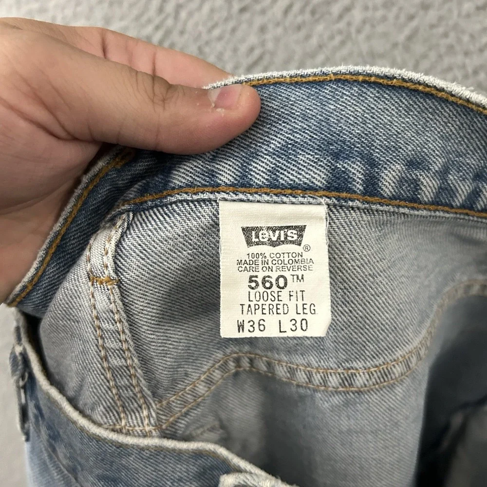 Vintage Levis Jeans Mens 36x30 Blue Denim 560 Loose Fit Light Wash American